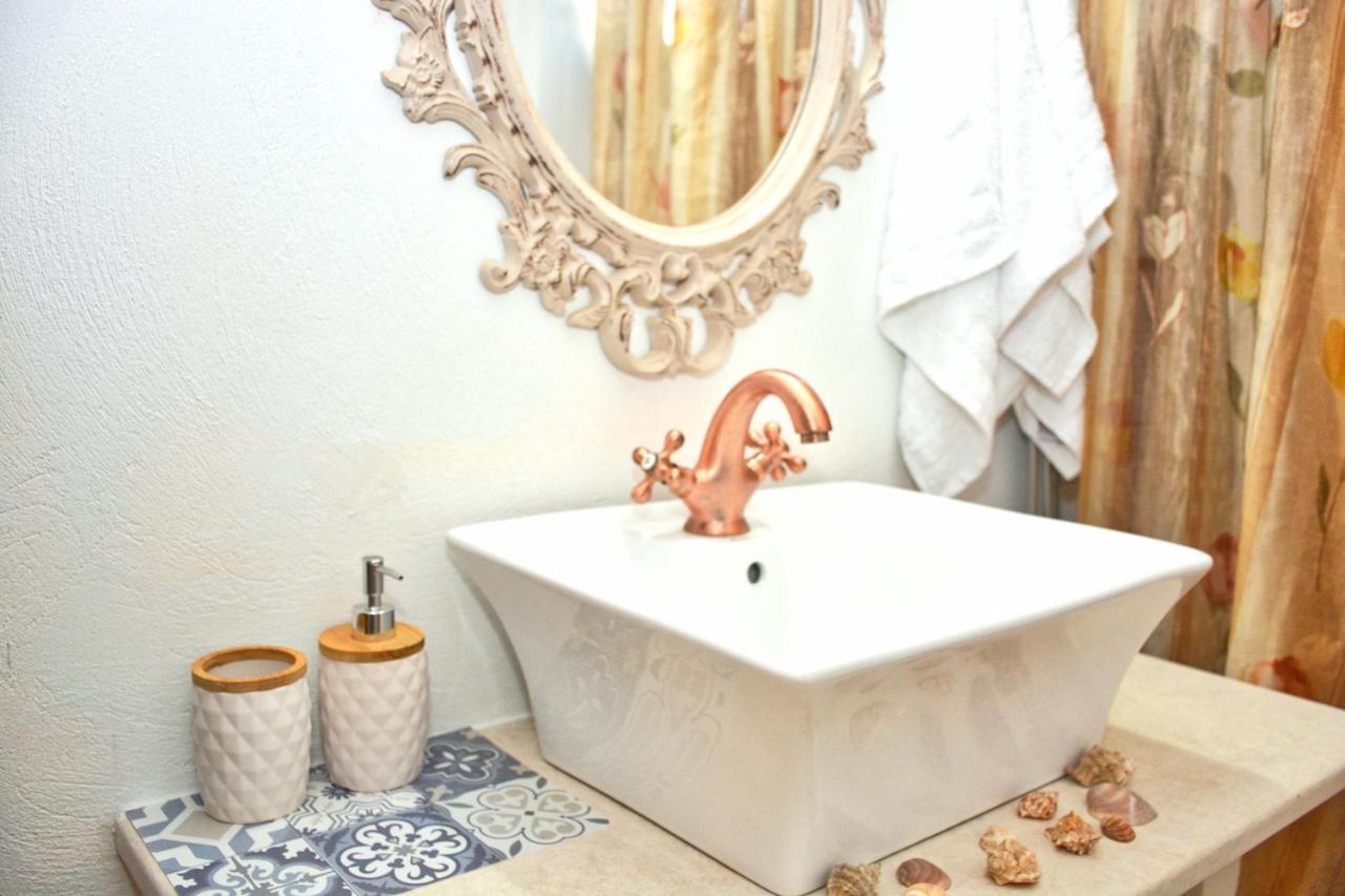 Ninas Cottage Línia Екстериор снимка