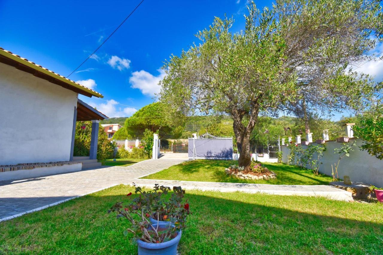 Ninas Cottage Línia Екстериор снимка